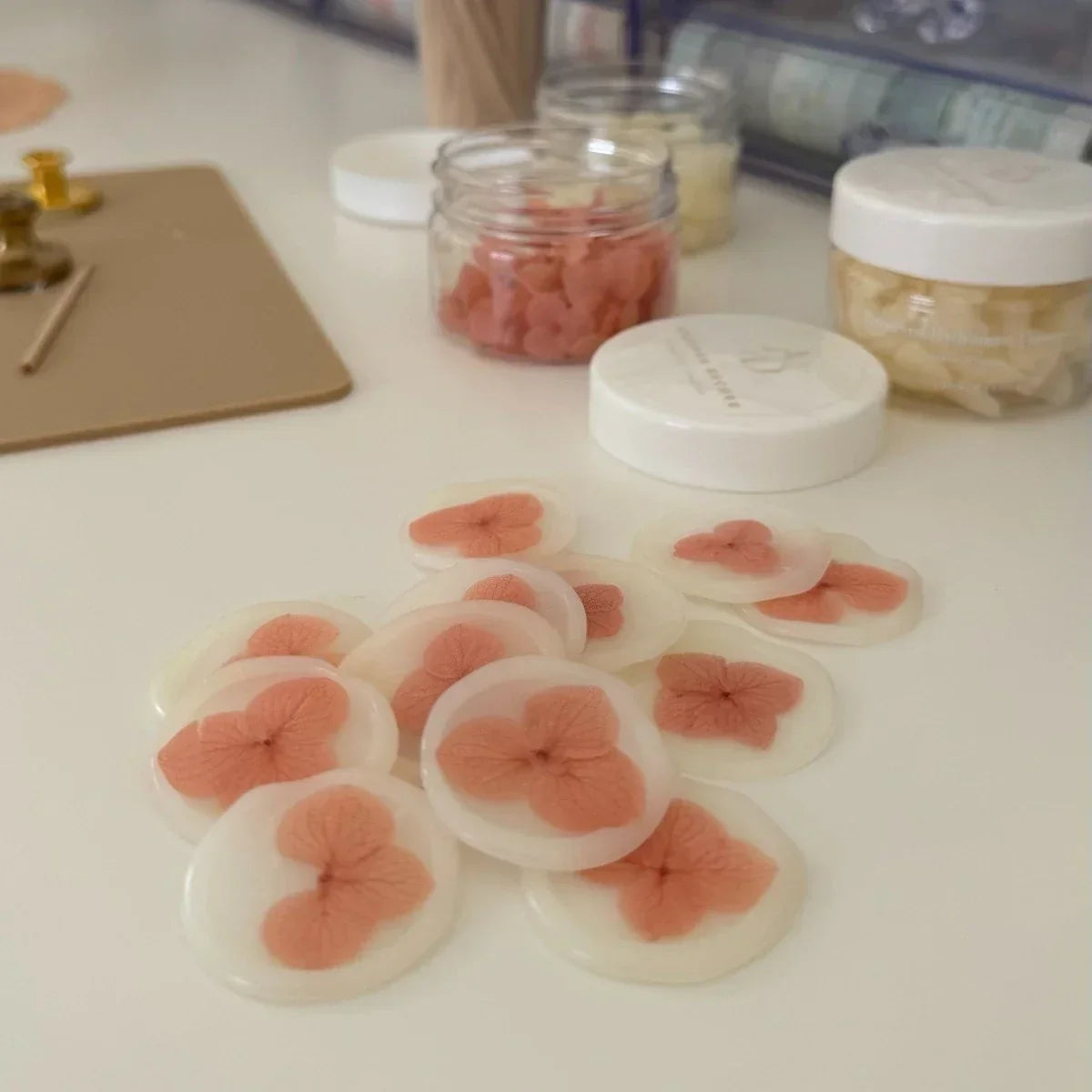 Sealing Wax Beads: How to Use Them and Choose Colours