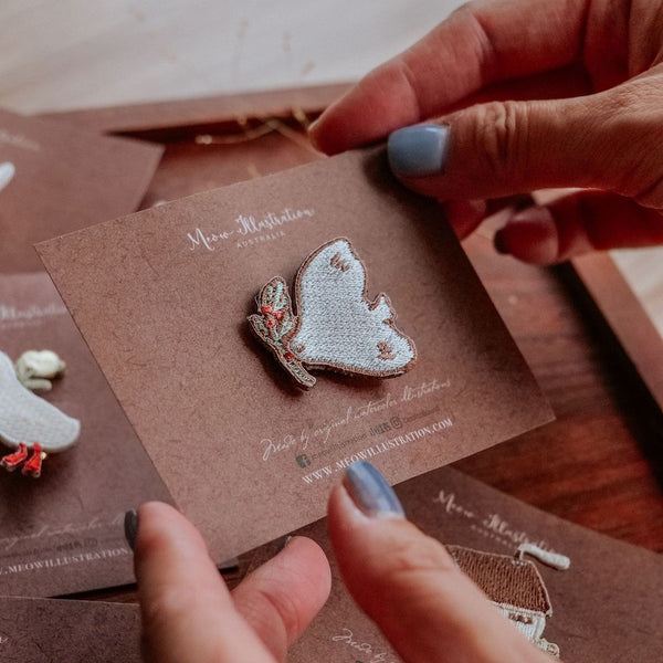 Woodland Story Embroidery Clip - Gray Bird