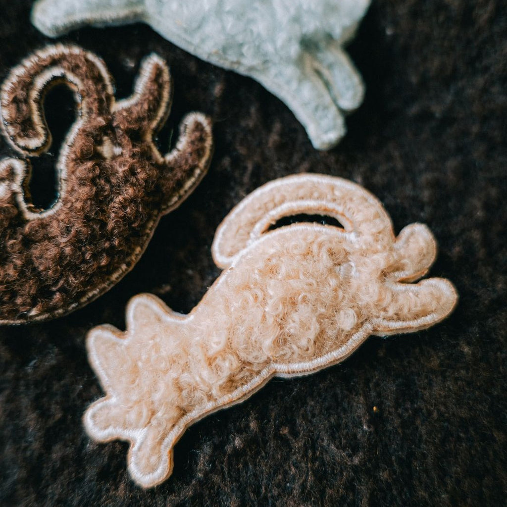 Teddy Cat Embroidered Pin - Caramel Cocoa