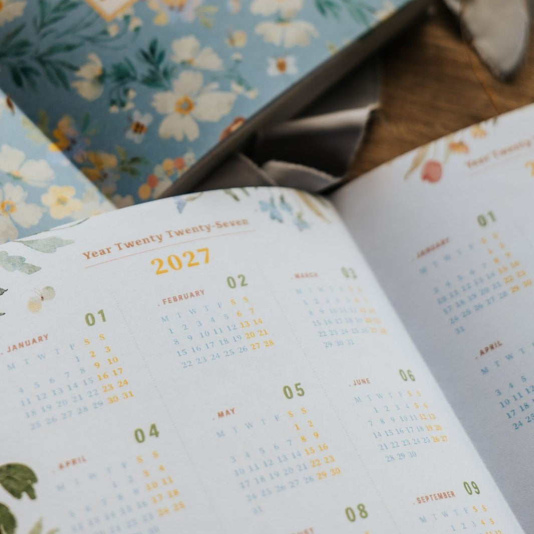 2027 The Perfect Home Weekly Planner Schedule Book
