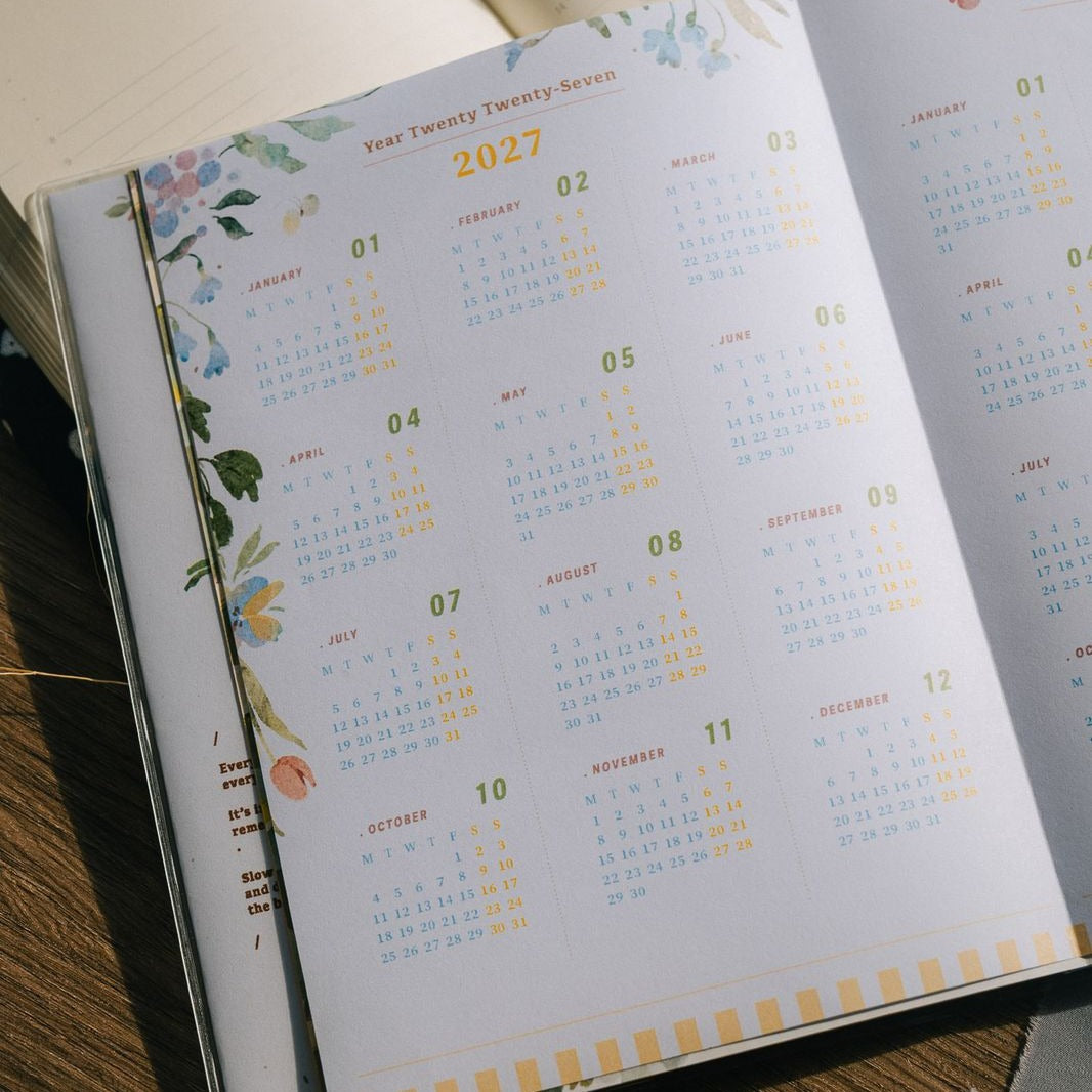 2027 The Perfect Home Weekly Planner Schedule Book