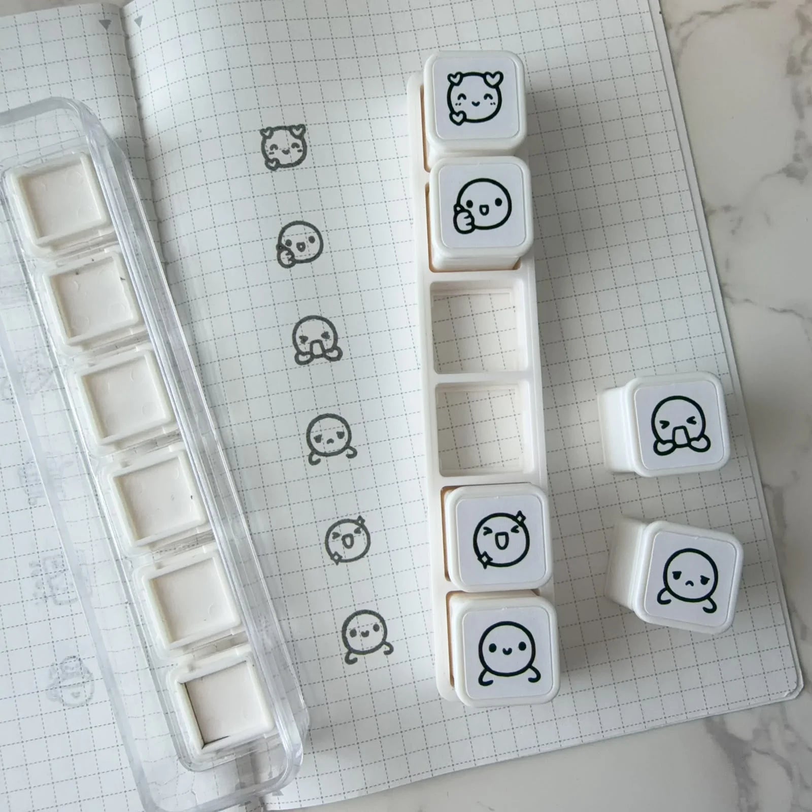 Munchkin Emoticons 6-In-1 Punch Stamp